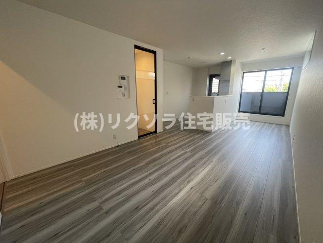 田井西町　新築一戸建ての居間・リビング|LDK16.2帖
■物件内覧・資金計画相談・住宅ローン相談、リフォーム相談、お問合せ受付中■
※当日・翌日のご内覧、ご相談はお電話でのお問合せがスムーズです！