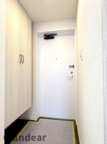 アクシルコート竹の塚の玄関|ドキドキの新生活も、安心してスタート。ぴったりの住まいを見つけませんか？クランディアが一緒に住まい選びをサポートします‼　まずは、お気軽にお問合せください　＃クランディア※インテリアはイメージです