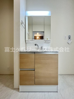 【独立洗面台】 | 周智郡森町円田 新築一戸建て 1号棟 | 朝の支度にも助かる、独立の洗髪洗面化粧台