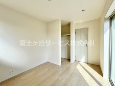 【洋室】 | 周智郡森町円田 新築一戸建て 1号棟 | 南側の洋室5.16帖