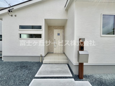 【エントランス】 | 周智郡森町円田 新築一戸建て 1号棟 | エントランスです