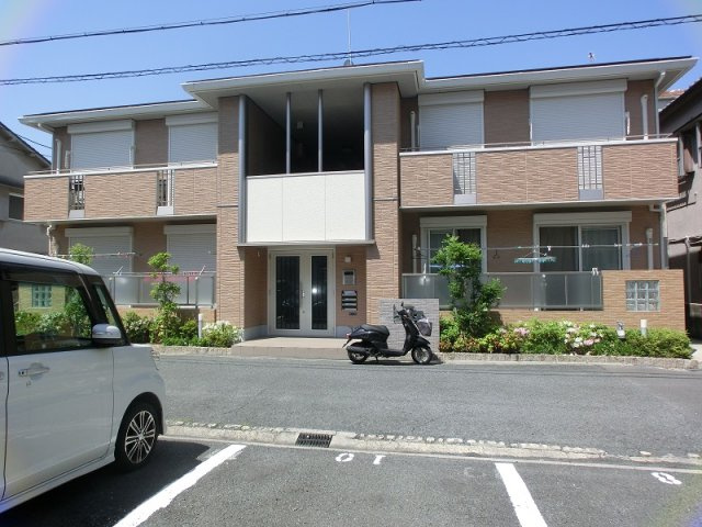 シャーメゾンフルールの駐車場