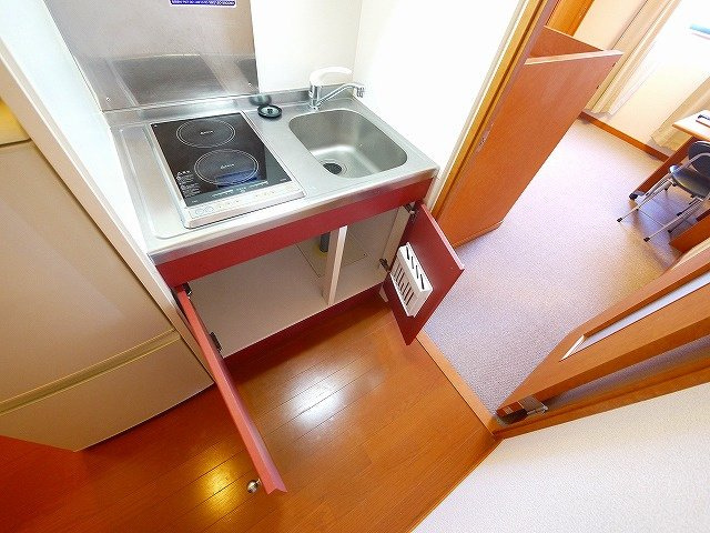 レオパレスプラヌス木津のキッチン|使いやすいキッチンです