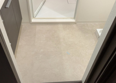 【脱衣所】 | ドミナス多摩・南大沢 | 洗面脱衣所は「体を綺麗に整える場所」という目的と役割を持っています。そして便利で使い勝手のいい「体を綺麗に整える場所」にするためには、配置や動線、照明や収納計画をしっかりと検討しておく必要があります。