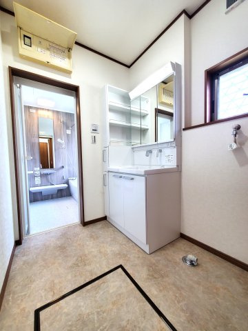 八潮市　南川崎　中古戸建の洗面所|使いやすい洗面所です