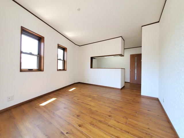八潮市　南川崎　中古戸建の居間・リビング|ゆったり過ごせる居間です