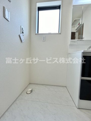 【ランドリースペース】 | 周智郡森町円田 新築一戸建て 2号棟 | 洗濯機置き場