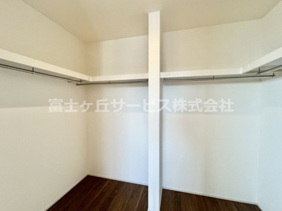 【収納】 | 周智郡森町円田 新築一戸建て 2号棟 | 寝室のウォークインクローゼット