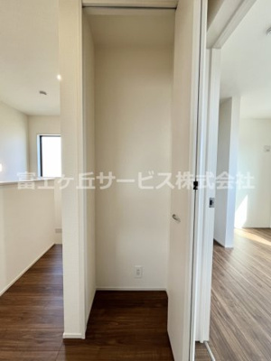 【収納】 | 周智郡森町円田 新築一戸建て 2号棟 | 2階の廊下収納