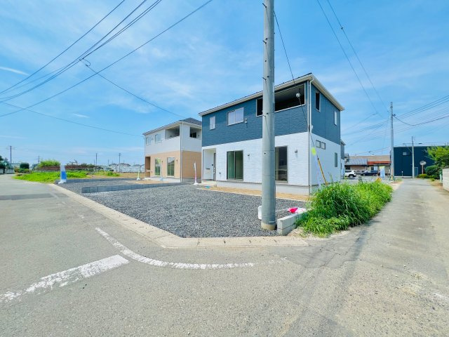 伊勢崎市平井町の前面道路含む現地写真|閑静な住宅地♪