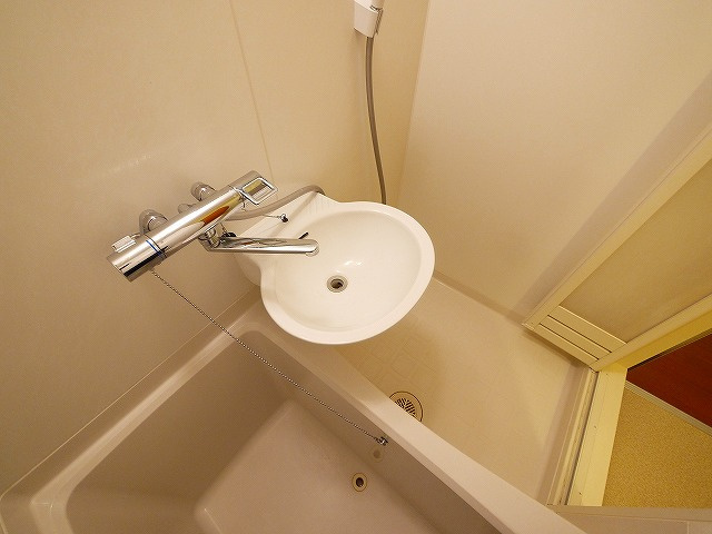 レオパレスプラヌス木津の洗面所