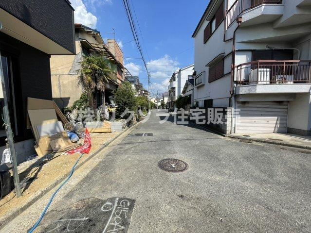 葛原1丁目　新築一戸建ての前面道路含む現地写真|■物件内覧・資金計画相談・住宅ローン相談、リフォーム相談、お問合せ受付中■
※当日・翌日のご内覧、ご相談はお電話でのお問合せがスムーズです！