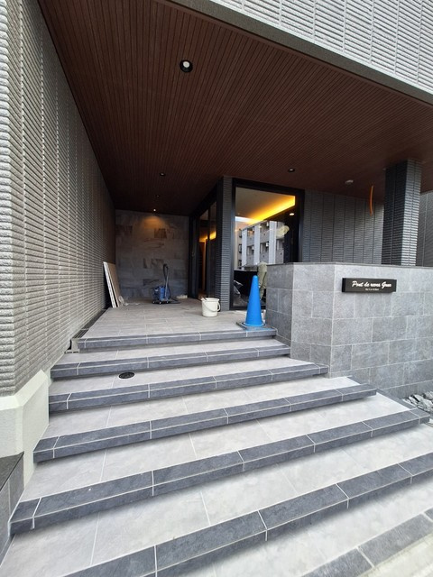 Ｐｏｎｔ　ｄｅ　ｒｅｖｅｓ　ｇｒｕｅのエントランス|★お洒落なエントランス★