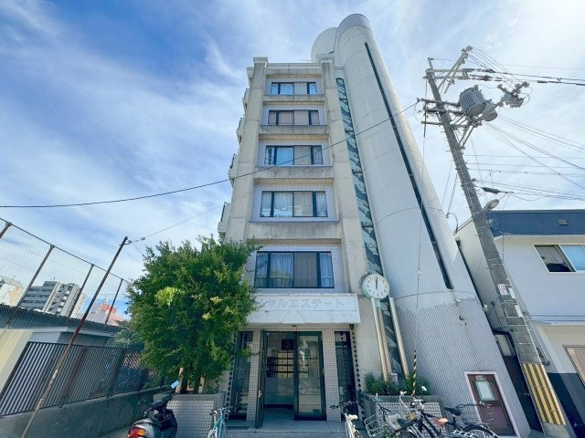 ロイヤルエステートの外観