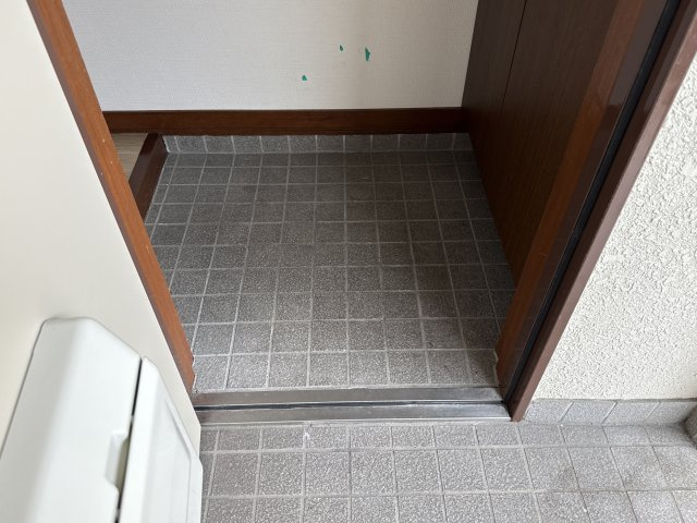 土山第三ビルの玄関