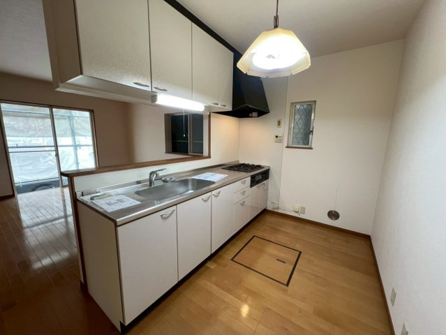 和歌山市粟・中古戸建・16237のキッチン