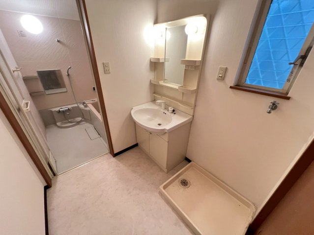 和歌山市粟・中古戸建・16237の洗面所