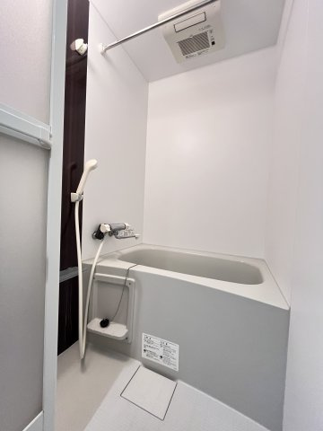 大阪市城東区東中浜２丁目のアパートの浴室