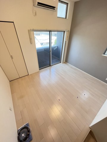 大阪市城東区東中浜２丁目のアパートの居間・リビング