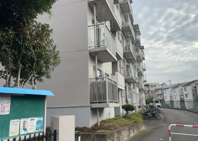 【外観】 | エクレール第弐相模原 | マンションの外観は非常に重要なポイントです！外観の善し悪しは資産価値に大きな影響を与えます。外観のいいマンションを購入することで、高値で売却がしやすく、買い手が見つかりやすいというメリットがあります。