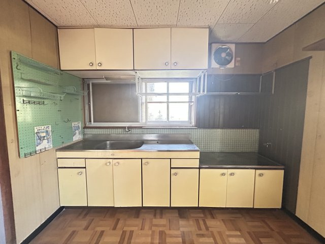阿南市那賀川町中島　中古戸建のキッチン