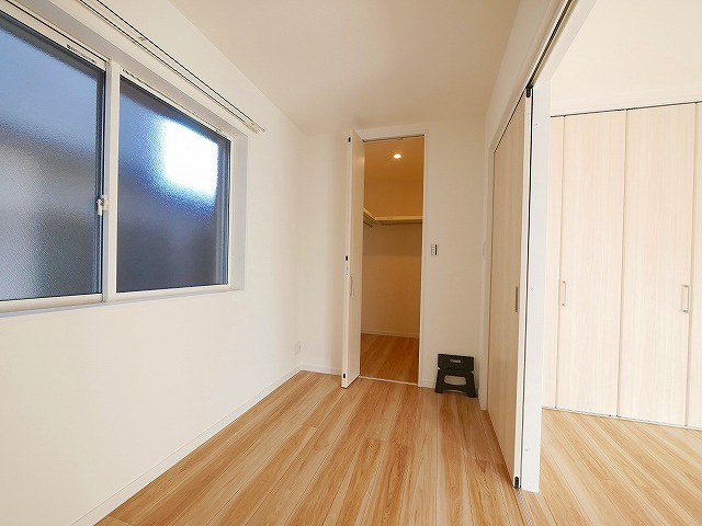 ソレイユビセレクト法蓮町Ⅱの居間・リビング