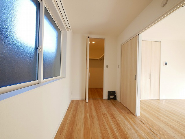 ソレイユビセレクト法蓮町Ⅱの洋室