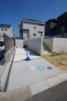 【駐車場】 | 間口2.7m、奥行約12m