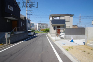 【前面道路含む現地写真】 | 西側公道、幅員6m