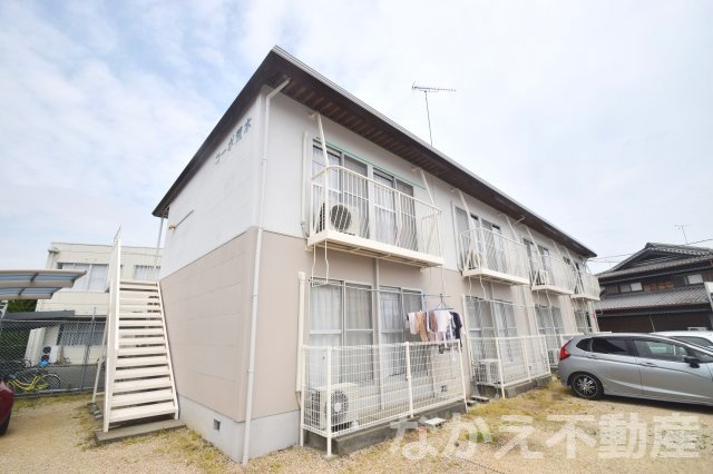 【寝室】 | 落ち着いた色調の寝室です