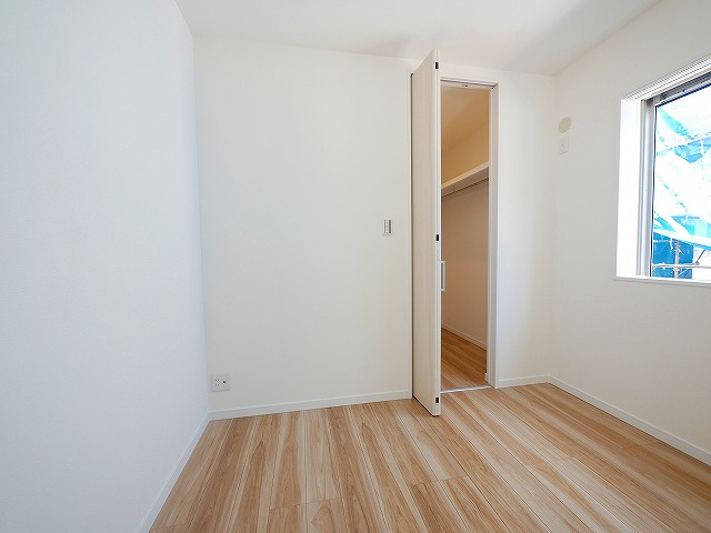 ソレイユビセレクト法蓮町Ⅱの洋室