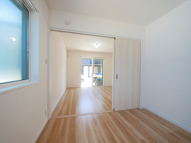 ソレイユビセレクト法蓮町Ⅱの洋室