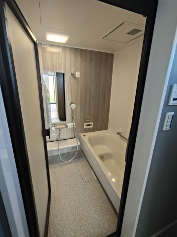 福井市下荒井町　新築戸建　の浴室