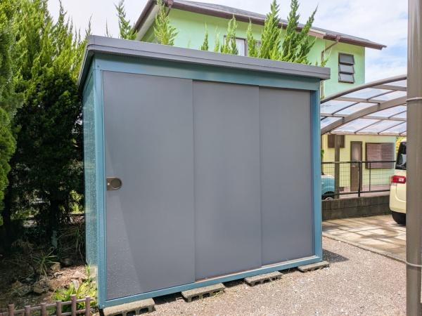 けやき台二丁目　中古のその他|敷地内に便利な物置が設置されています。しっかりとした構造で外観もシンプルです。収納スペースが確保されており片付けにも役立ちます。屋根付きで風雨から守ります。移動が容易な基礎ブロック仕様です。