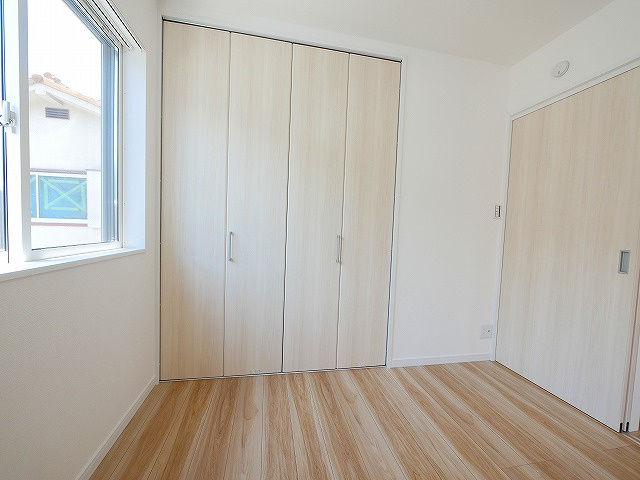 ソレイユビセレクト法蓮町Ⅱの洋室