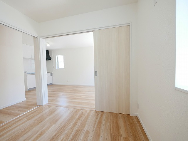 ソレイユビセレクト法蓮町Ⅱの洋室