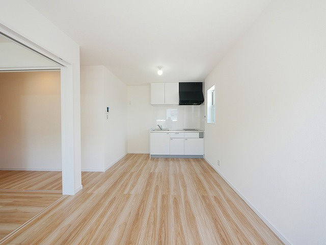 ソレイユビセレクト法蓮町Ⅱの居間・リビング