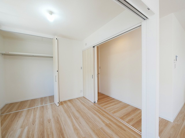 ソレイユビセレクト法蓮町Ⅱの洋室