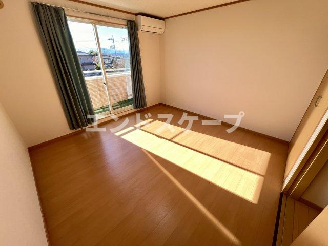ミキハイツツーディーの居間・リビング|高崎、前橋エリアのお部屋探しはエンドスケープまで！お客様の理想お聞かせ下さい♪