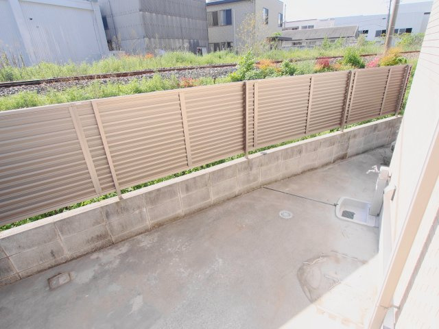 メゾン月見のバルコニー