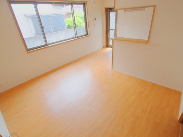 メゾン月見の居間・リビング