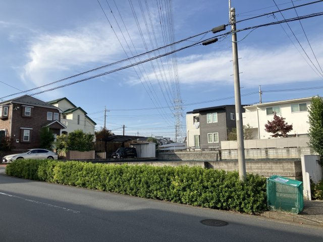 あざみ野南４丁目売地【建築条件なし】の外観|南道路の為、陽当たり良く快適。