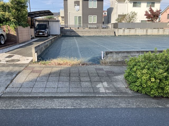 あざみ野南４丁目売地【建築条件なし】の外観|前面に歩道が整備されています。