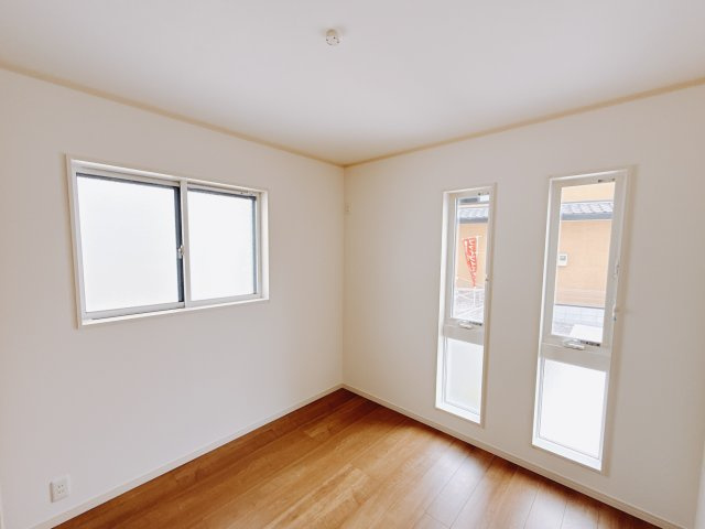 【新築戸建】前橋市南町の洋室|■1階洋室（1号棟）｜子供部屋のメリットは「自立心を養うことができる」「自分で整理整頓できるようになる」そして、お子様が成長した際には「プライバシーを確保できる」といい事だらけ♪