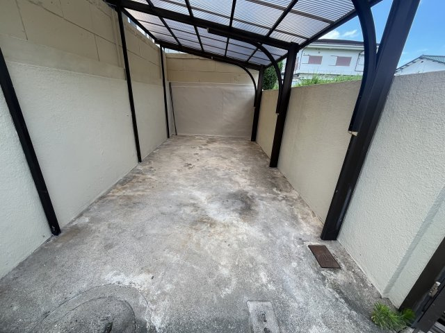 竹城台3丁目戸建ての駐車場