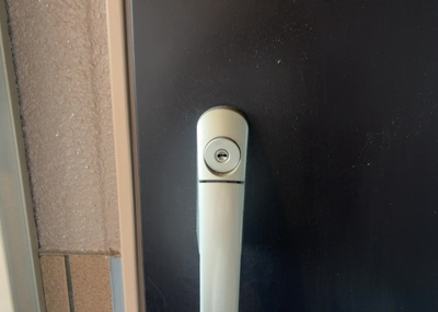 【防犯設備】 | ガーデンブリーズ光の街 | 当然のことではありますが、オートロックやセンサーライト、ホームセキュリティーなどの防犯設備があれば、小さいお子様がいるご家庭も安心ですよね！まず物件購入の際は、防犯設備もチェックするようにしましょう。