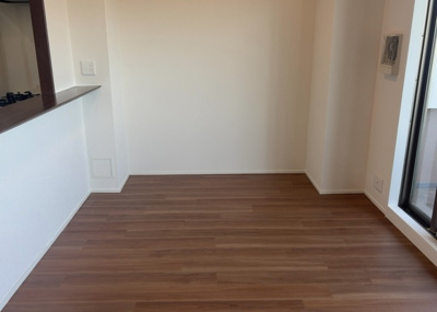 【ダイニング】 | ガーデンブリーズ光の街 | ダイニングは、食事や家族の団らんスペースとしてだけではなく、ほかの用途としても使用することができます。ダイニングテーブルを置き、食事のためのスペースを作ることでリビングとの差別化を図ることができます。