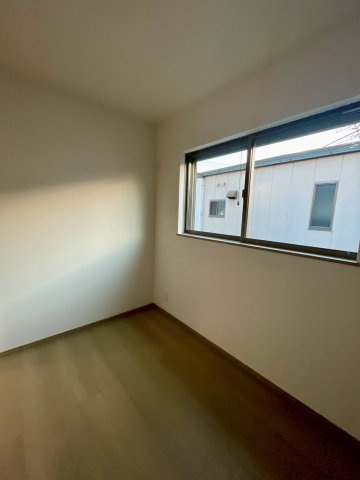 港区八幡屋３丁目新築戸建の洋室|洋室（約4.16帖）：コンパクトにまとまった3階の洋室です。
