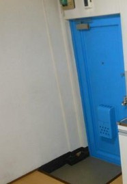 コーポ平井の玄関