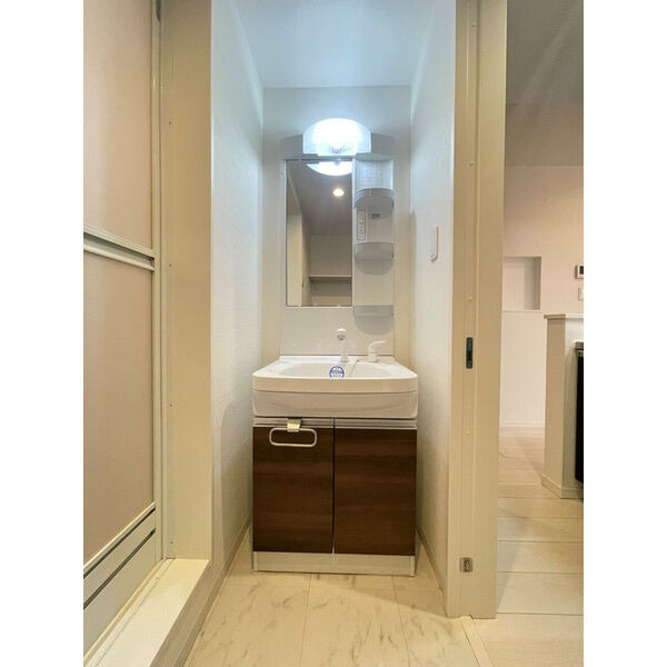 Cherim名島の玄関